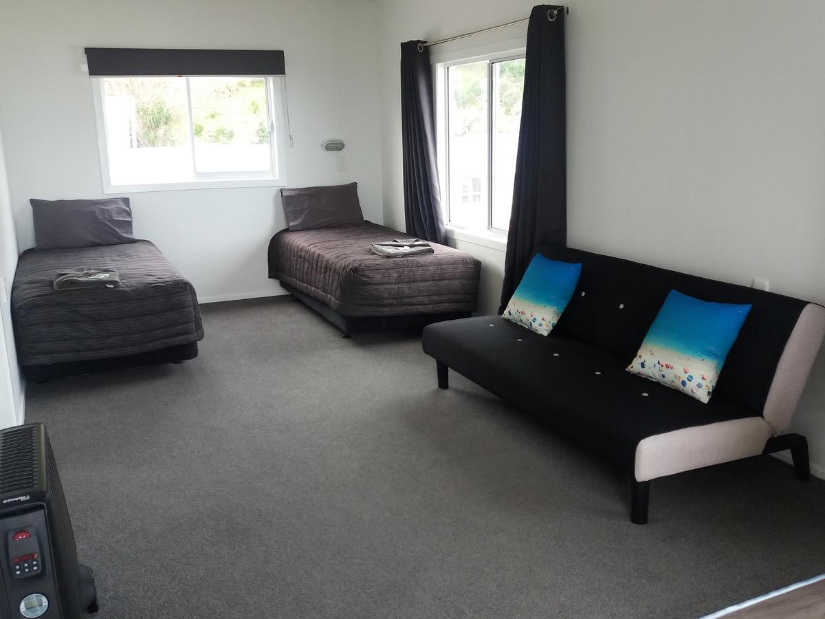 Mahia Motel And Holiday Park ภายนอก รูปภาพ