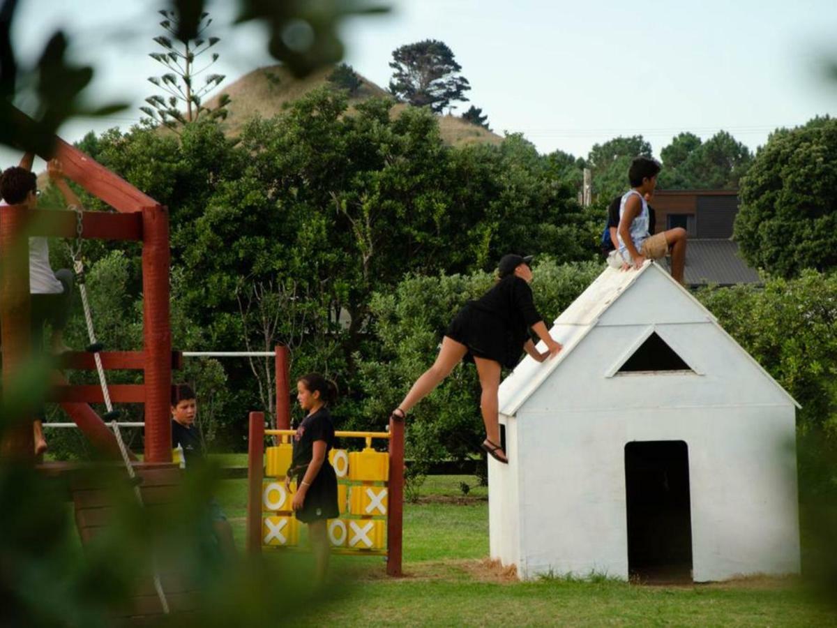 Mahia Motel And Holiday Park ภายนอก รูปภาพ