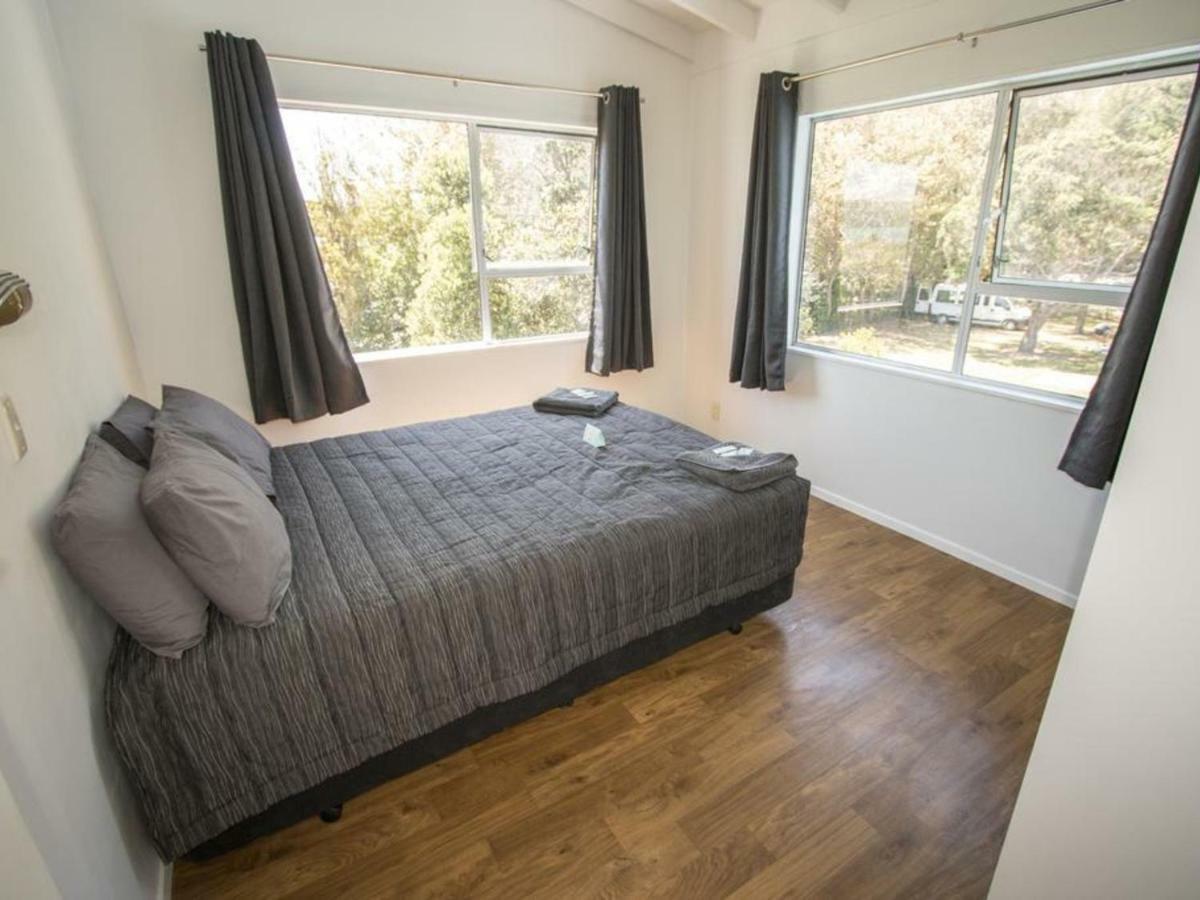 Mahia Motel And Holiday Park ภายนอก รูปภาพ