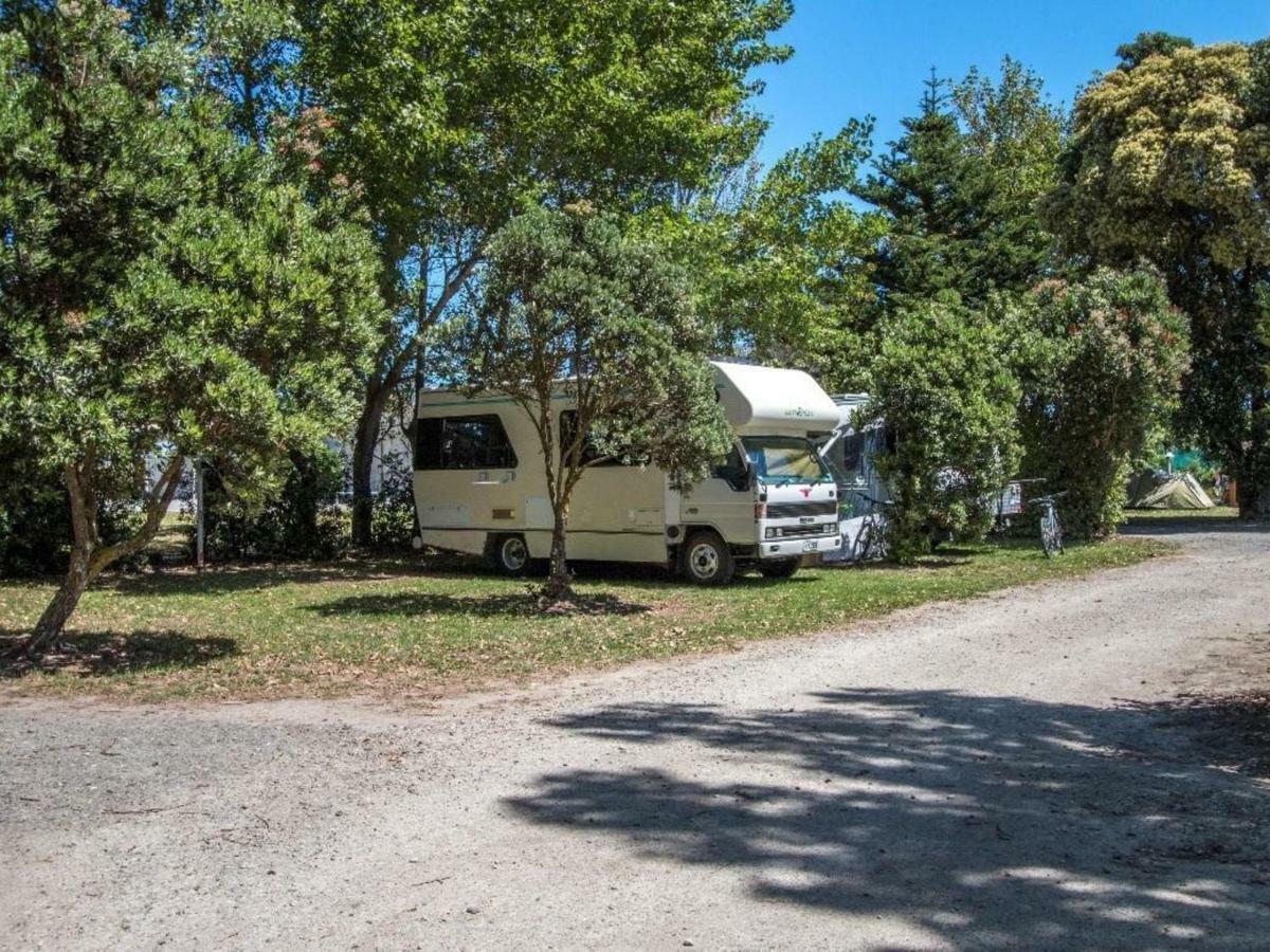 Mahia Motel And Holiday Park ภายนอก รูปภาพ